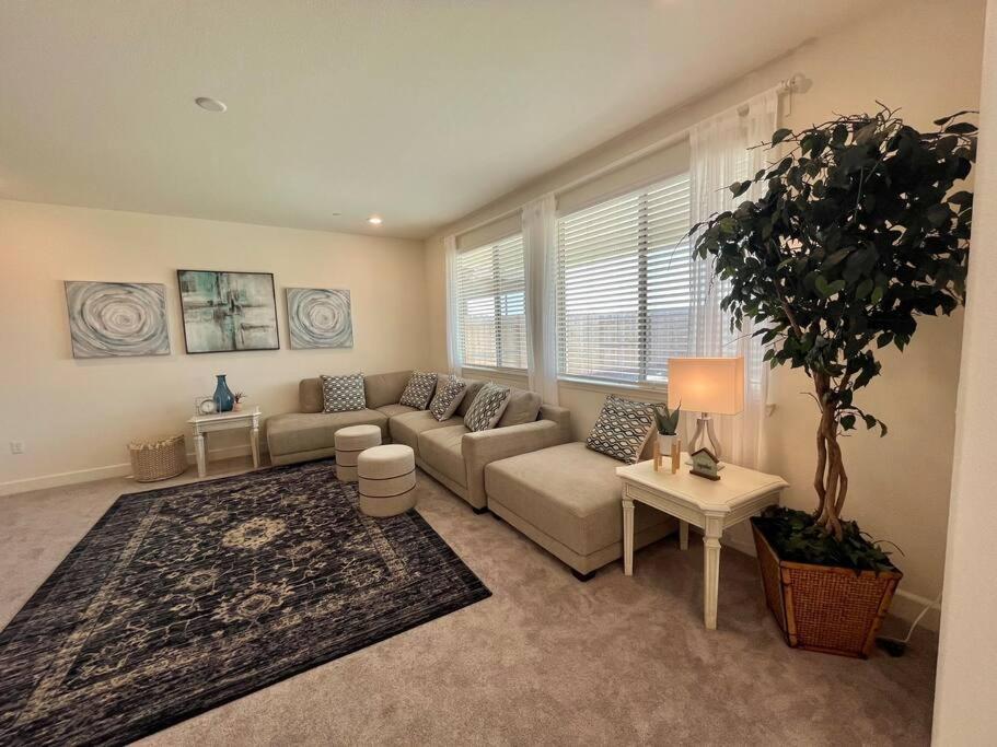 Brand-New, Beautiful & Stylish Home In Sacramento! Экстерьер фото