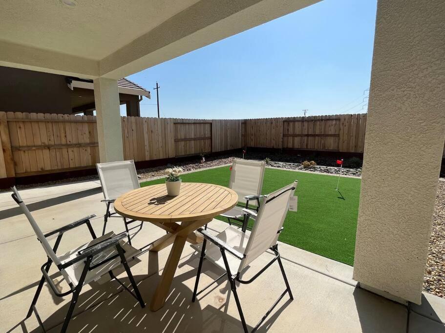 Brand-New, Beautiful & Stylish Home In Sacramento! Экстерьер фото