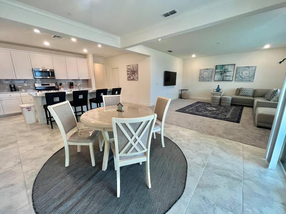 Brand-New, Beautiful & Stylish Home In Sacramento! Экстерьер фото
